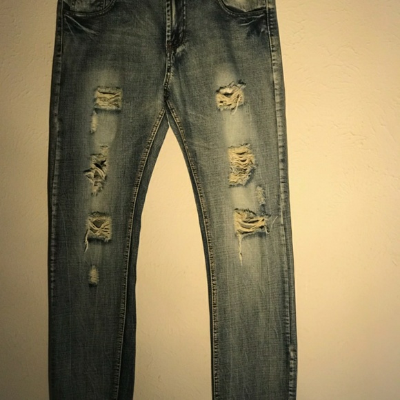 Nitagut Ripped Designer Jeans - Picture 4 of 4